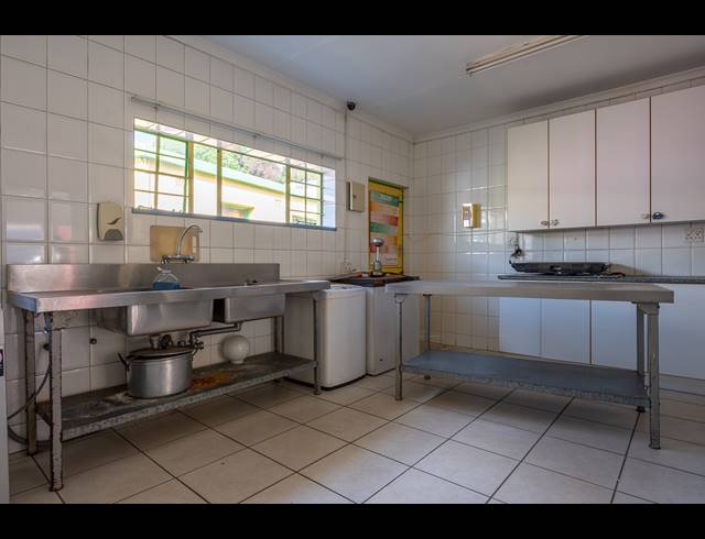 600M² BUILDING FOR SALE IN HURLYVALE